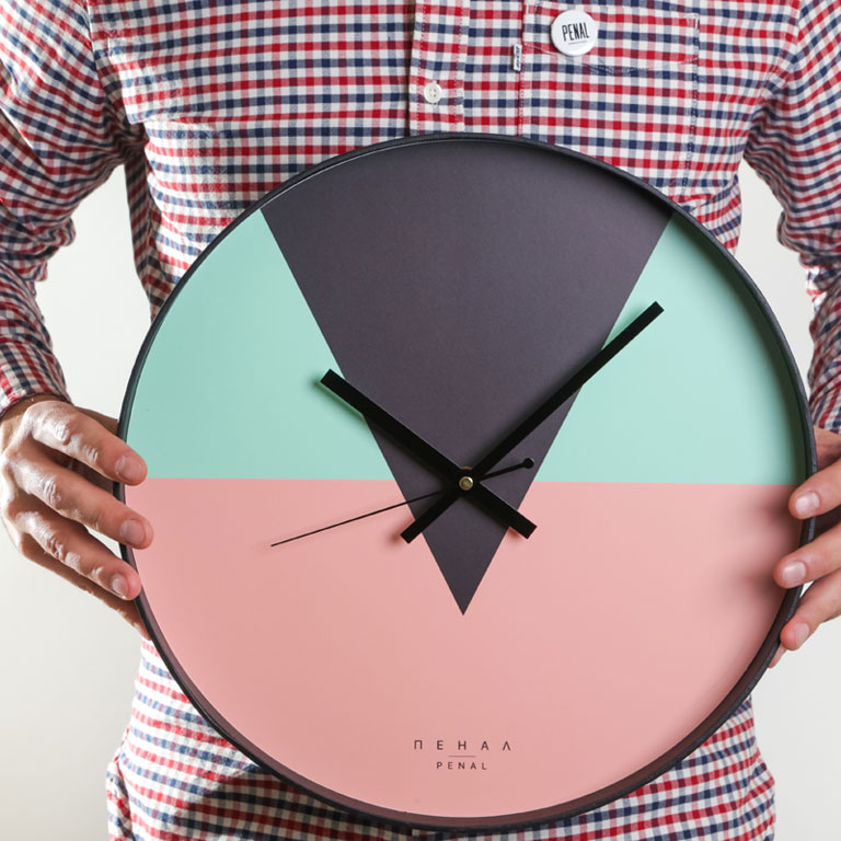 Bonbon - large, modern wall clock, close up view from the hand